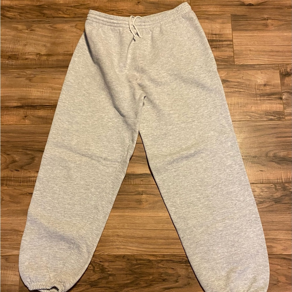 GEAY SWEATS